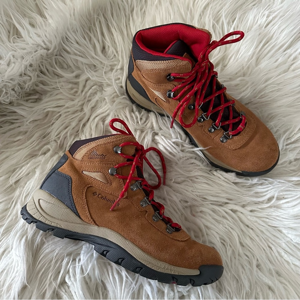 Columbia tan suede hiking outdoor winter boots ladies size 9